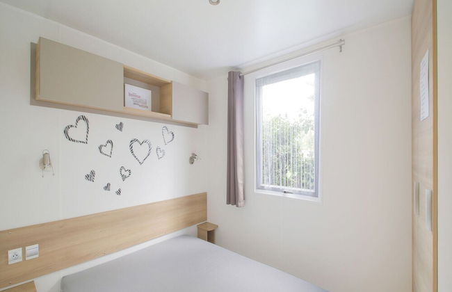 Swanky Mobile Home in Saint Jean de Monts - Photo 2