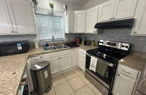 Tropical 3bed 2bath Lakeland Home on corner lot - Foto 25