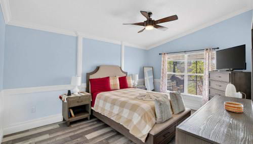 Lakefront 4-Bedroom Home with Pool - Foto 4