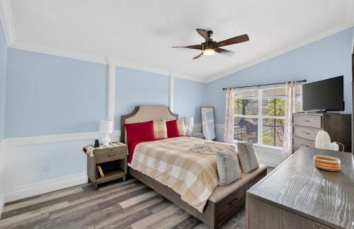 Lakefront 4-Bedroom Home with Pool - Foto 4