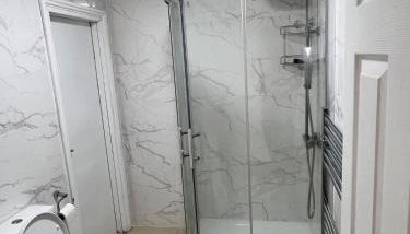 Luxury 4 Bed 3 bath 6 mins from City Renter - Foto 2