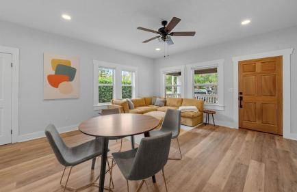 Mid-Century Modern Retreat by Coffee, Food + Shops - Foto 30