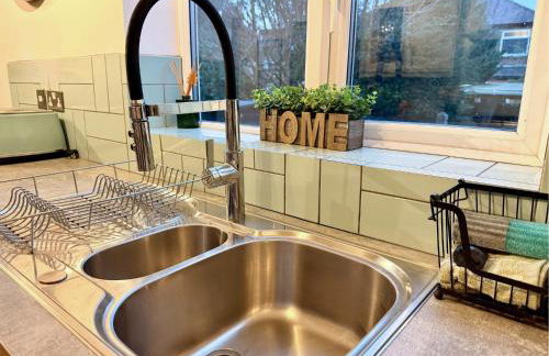 Private All-Weather Hot Tub House, Fire Pit, Free Parking, Near City Centre, Freeman Hospital, Great Transport Links - Foto 19