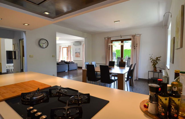 Sophisticated and Chic Villa With Pool - Foto 15