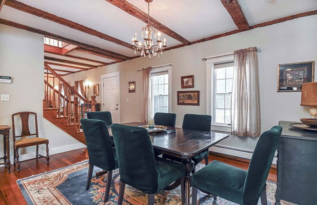 4 BDR w/ Private Hot Tub, Backyard and Deck! - Photo 21