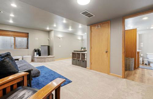 Perfectly Located 3 Bed 3.5 Bath Beautiful Townhome - Photo 20