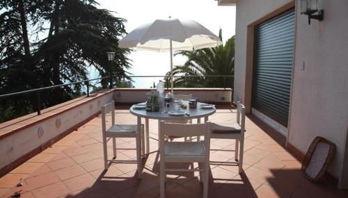 Paradiso Al Mare shared pool - Happy Rentals - Foto 4