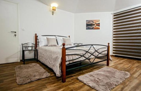 Nice Home In Donji Prolozac With Wifi - Foto 27