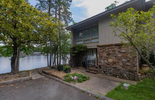 What-A-View HSV - Serene Lakeside Town Home - Foto 35