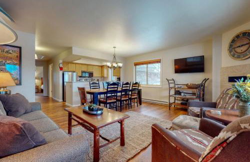 2502 Pitchfork - Photo 4