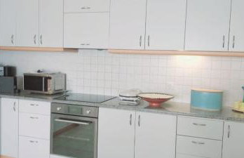 Beachfront Modern Apartment - Photo 38