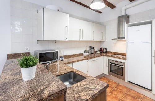 Travel Habitat Plaza de la Virgen - Photo 13