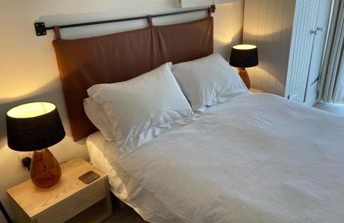 Romantic getaway, little two bed, two bath barn conversion with amazing views and parking - Foto 8