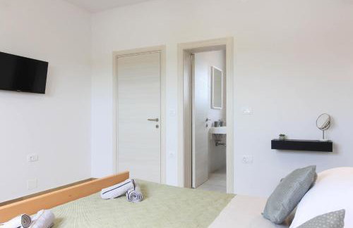 New modern villa Gogo with private pool near the beach and town of Pula by WiiBuk - Foto 29