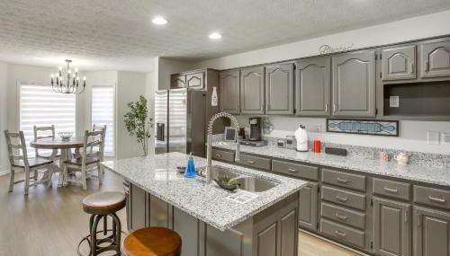 Private Deck and Game Room Portland Group Getaway - Foto 2