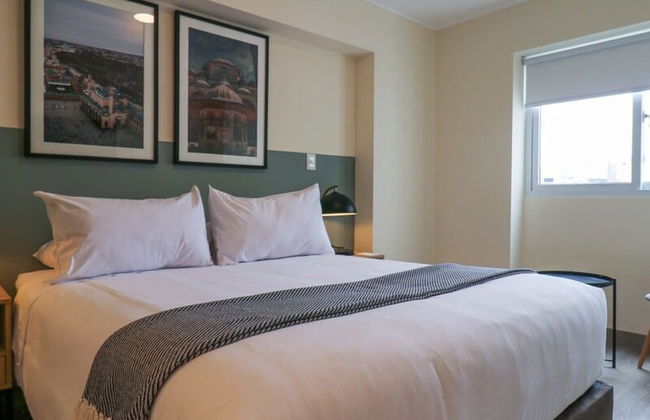 w Minimalist 2BR in Miraflores - Photo 8