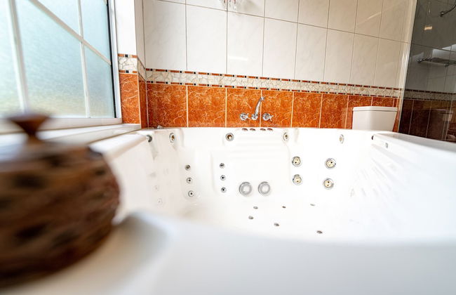 Birds 'n' Bloom Cottages - Photo 66