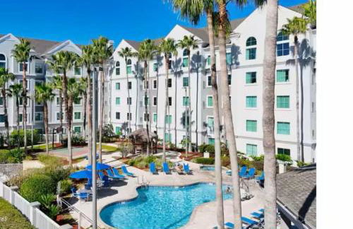 Condo near Disney Springs-Free shuttle to Parks - Foto 46