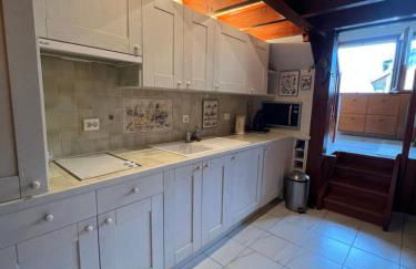 Rare 2 bedroom with private beach on Lake Annecy - Foto 9