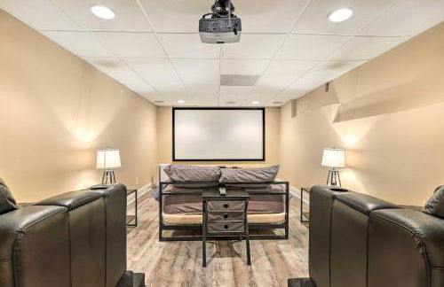 1,000-Sq-Ft Studio in Macon with Home Theater - Foto 3