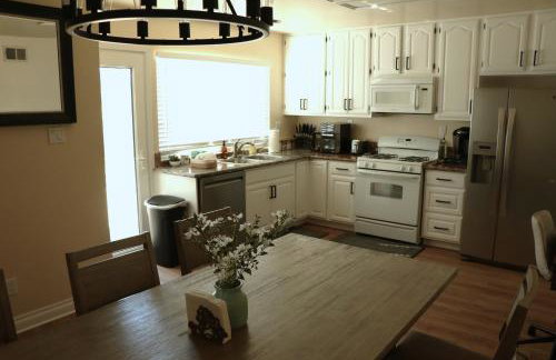 Cozy Family Home - 20 Mins from Disneyland - Foto 6