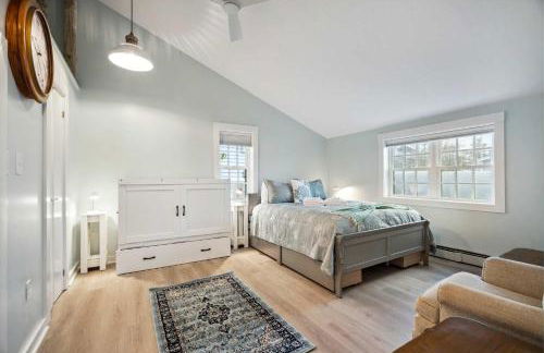 Beach Plum Cottage Steps to Beach Loft AC - Foto 24