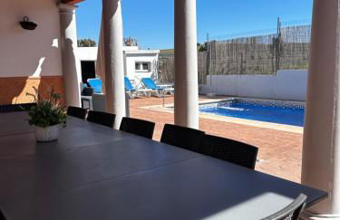 Chalet vacacional con piscina privada - Foto 8