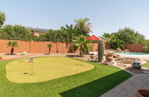 Oasis Villa With Pool, Putting Green & Pool Table - Photo 4