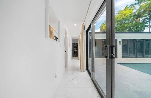 Luxury Villa Azure with Heated Pool 20 minutes to Beach - Foto 44