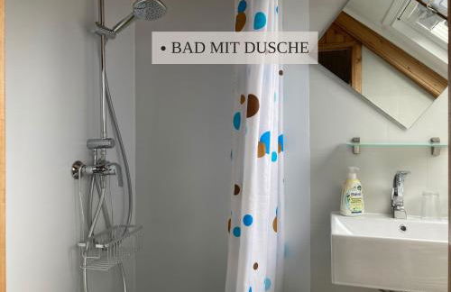 Haus Krabbe Zimmer ohne Küche, zentral gelegen zwischen Cuxhaven und Bremerhaven, Unterstellmöglichkeit für Fahrräder und E-Bikes, hauseigener Parkplatz, Hunde kostenfrei willkommen - Foto 26