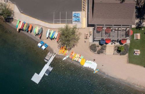 New Luxury 5BR Cabin in Pine Mountain Lake! 1 Minute to Beach! Massage Chair! Close to Yosemite! Perfect for Retreats and Escapes All Seasons! - Foto 3