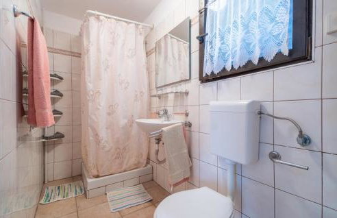 1 Bedroom Cozy Apartment In Pavicini - Photo 14