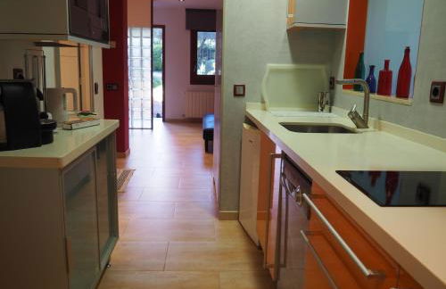 apartamento aislado jardín y piscina - Foto 5