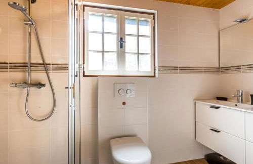 Chalet indépendant près des pistes, 3 chambres, WIFI, parking, belle exposition - FR-1-437-33 - Foto 13