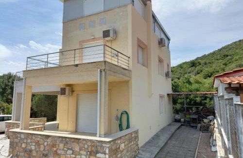 Mountain & Sea View VILA - Photo 1