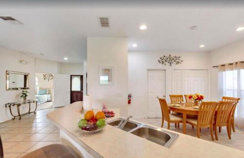 Summer Place Villa 4 Bedroom Home by RedAwning - Foto 14