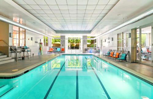 Modern Pentagon City Retreat - Photo 2