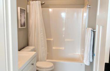 River & Garden View Suite of Kalama Oaks Lodge - Photo 21