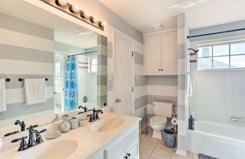 Elegant Plano Home with Private Outdoor Pool! - Foto 30