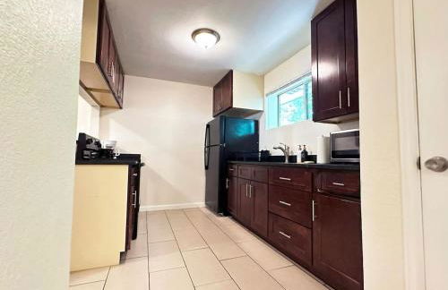 Cozy Corner 10mins to Downtown - Foto 10