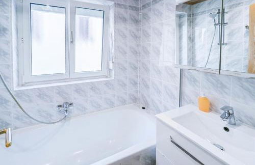 ALFA Stuttgart 3 Zimmer 6 Betten Apartment Zuffenhausen Porsche Bosch BZ WLAN EBK WM - Foto 19