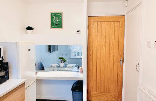 Cosy 1 bed flat, sleeps 4, free parking - Photo 29