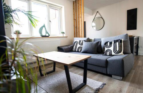 Dorset Stylish Apartment - Photo 2