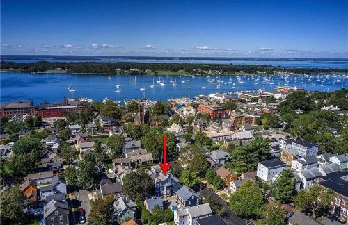 Bristol, RI The Ship of Dreams-Historical District - Foto 19