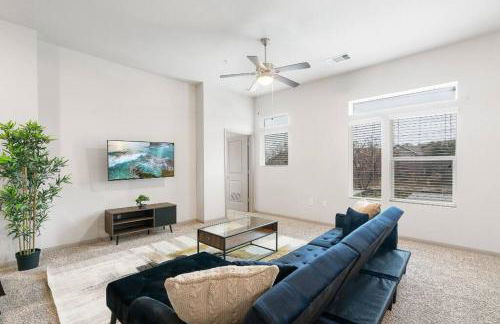 Spacious LUX 2BR 2B Unit in Austin with Pool! - Photo 32