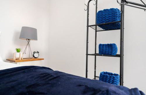 Entire 4 Bedroom house in Bootle Liverpool-Ideal for contractors, family and group-Free Parking & Free internet-Sleeps 7 - Foto 6