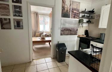 Lovely 2 bed apartment sleeps 5 - Foto 6