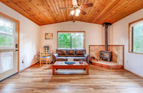 Petite Chalet with deck near Loch Lomond! - Foto 1