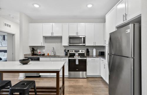 Nice 2 BR Apt|King Bed|Pool |Gym|Clse 2 Beach/Mayo - Foto 16