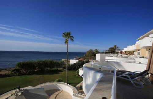 Stunning unobstructed 180 degree sea view apartment with 100 square meters terrace - Costa del Sol - Estepona- Long Term - Photo 25